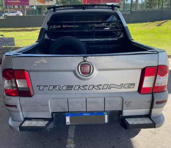 Fiat Strada Trekking 1.4 MPI Fire Flex 8V CE 2011