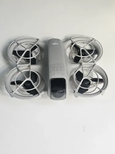 DJI Neo Fly More Combo (3 Baterias) + Controle + Case de Brinde - Impecável
