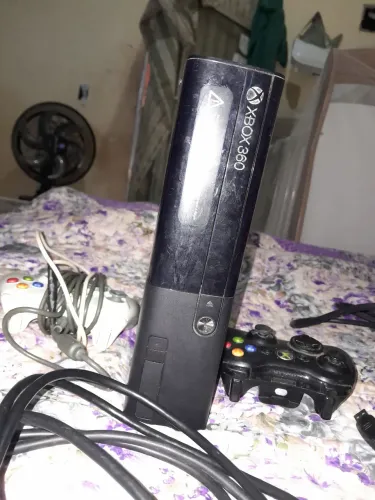 Vendo Xbox 360 ótimo estado