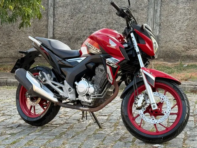 CB Twister 2021 R$ 19.900 30 mil km