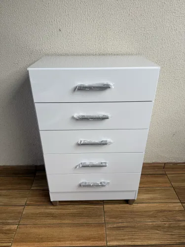 Cômoda com 5 gavetas - entrego hoje