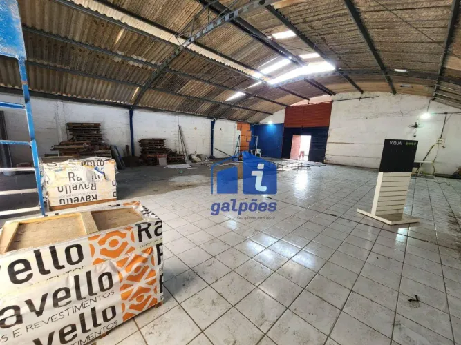 Galpão com 400 m² às margens da Av. Mascarenhas de Morais em Imbiribeira, Recife - PE