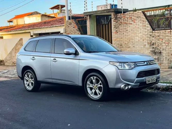 Mitsubishi Outlander 2.0 16V 160cv Aut. 2014