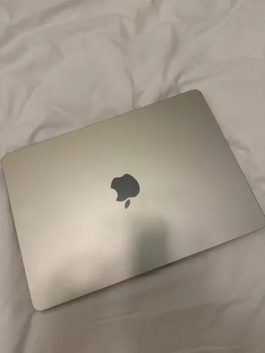 MacBook AIR M2 