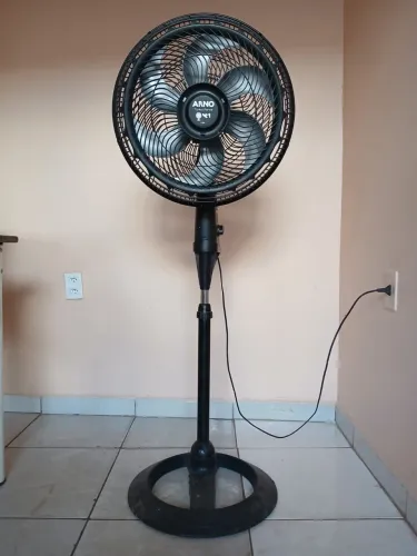 Ventilador de pé arno turbo