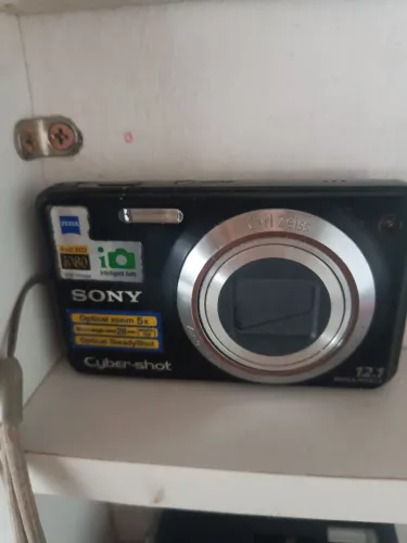 Câmeras fotográfica cada uma custa r$100  , comprando mais de uma fica $70 cada