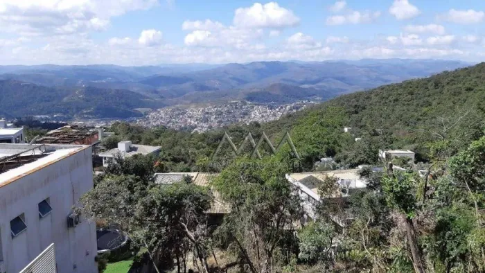 Lote à Venda no Condomínio Quintas do Sol com 840m² de Terreno.