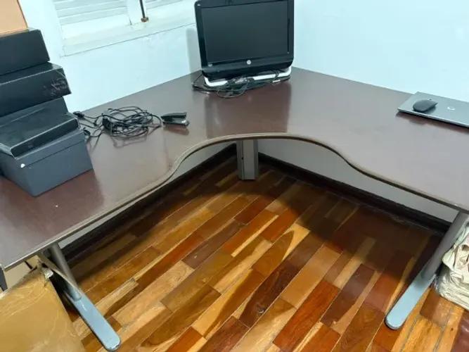 MESA DE ESCRITORIO