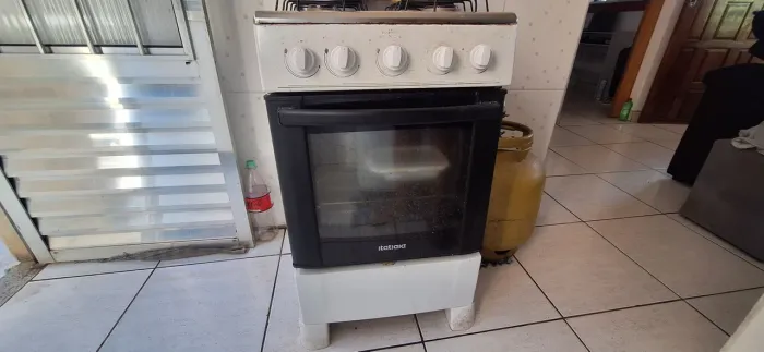 FOGÃO ITATIAIA 4 BOCAS USADO - R$ 500 REAIS SOMENTE A VISTA