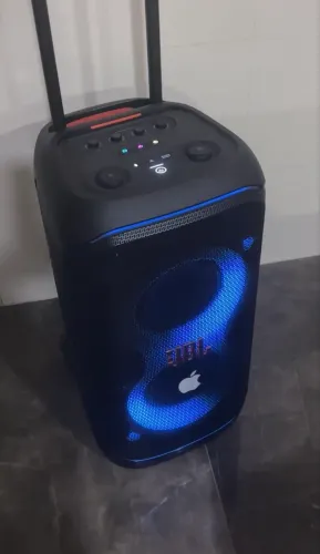 Vendo caixa da JBL 320