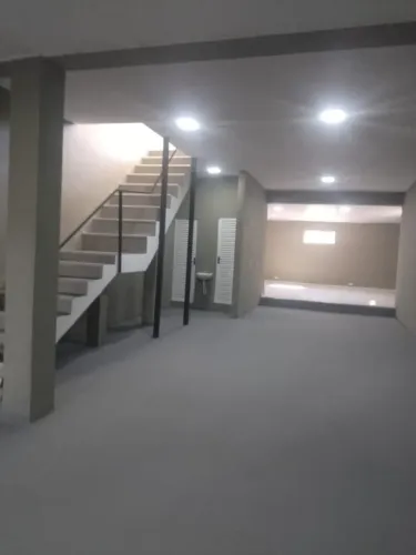 ALUGA-SE IMÓVEL COMERCIAL NA AV. GETÚLIO VARGAS - CENTRO- TEL. *59