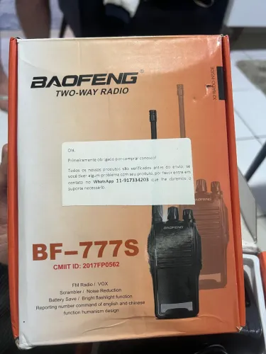 Kit 4 Comunicadores Walktalk Baofeng Profissional 777s Preto