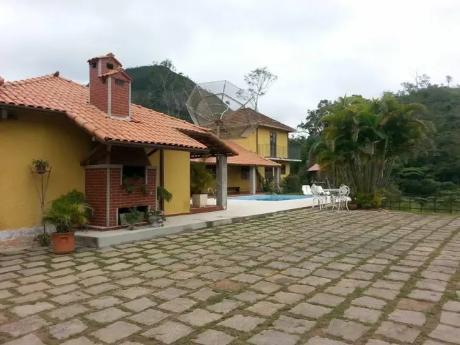 Fazenda/Sítio/Chácara para venda tem 350 metros quadrados com 6 quartos