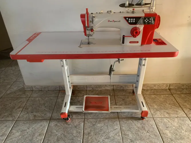 Máquina reta industrial Sun special direct drive, semi nova
