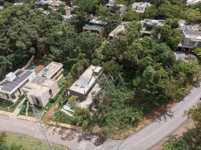 Lote à Venda no Condomínio Quintas do Sol 995m²