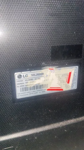 Tv LG 32 pra retirada de peças so com o led queimado