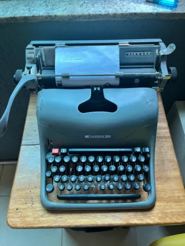 Máquina de escrever Olivetti - Lexikon 80