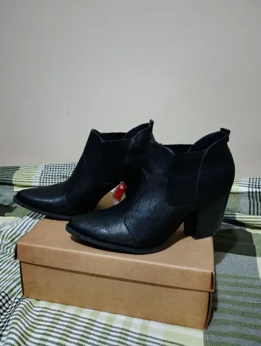 Bota cano curto 