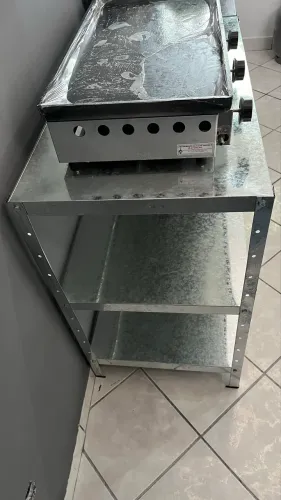 Mesa em Aço Galvanizado- Multifuncional 