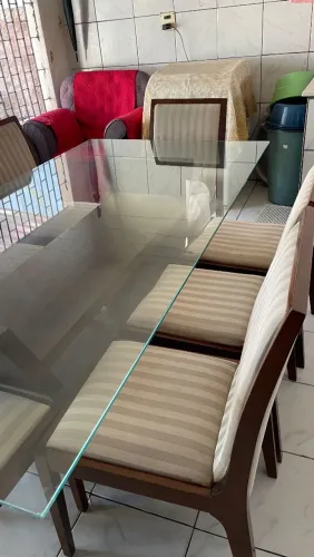 Mesa 8 cadeiras madeira