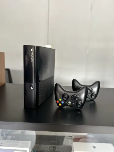 Xbox 360 com limpeza e troca de pasta térmica já feita