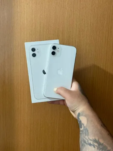 Iphone 11 Branco 128gb ( Aceito celular e video game como parte do pagamento )
