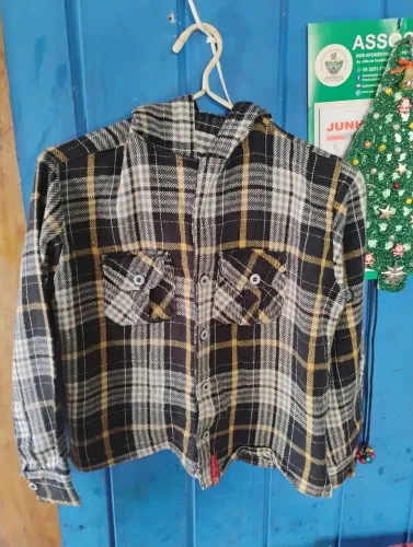 Camisas masculinas e infantil vestido e 1 colete pra festa de são João roupas usadas