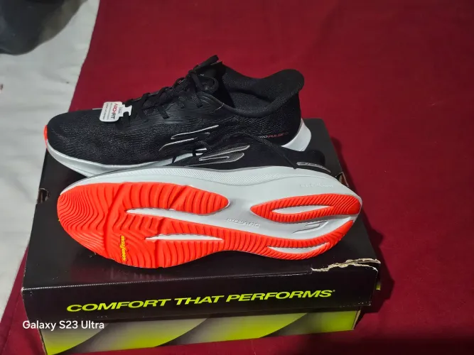 Tênis skechers