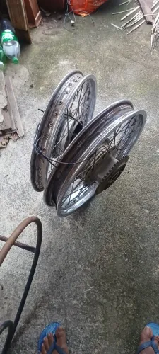 Vendo roda de moto aro de cg titan 125 RS200,00