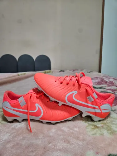 Chuteira Nike Legend 10 academy sg-pro campo