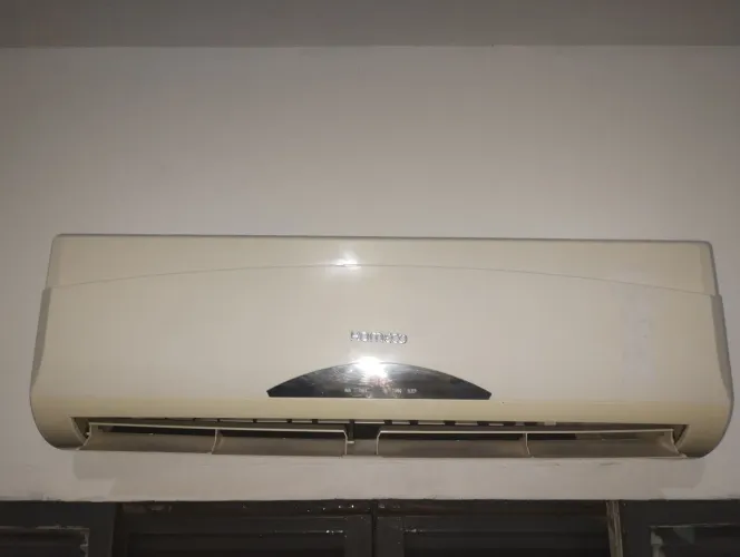 Vendo ar condicionado da Komeco funcionando certinho 220v