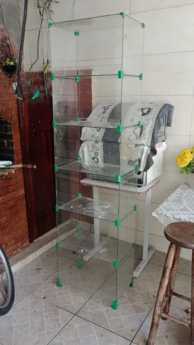 "Expositor de vidro temperado para loja - Excelente estado"