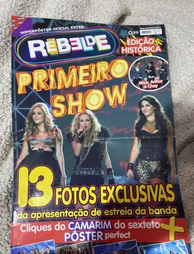 Hiperposter oficial rebelde