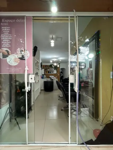Passa salão de beleza montado