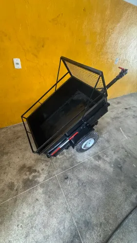 Vende-se carrocinha de moto seminova