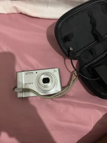 câmera digital- cybershot