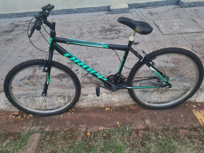 Bicicleta Aro 26 Drop Sport adulto 18 vel marchas freio V-brake