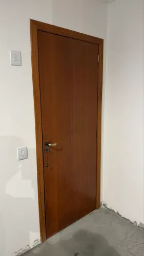 6 portas em madeira