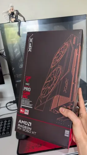 AMD Radeon RX 9060 XT 16GB