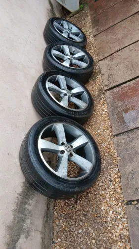 Vendo rodas. Ligaleve aro 17 original pneus meia vida 