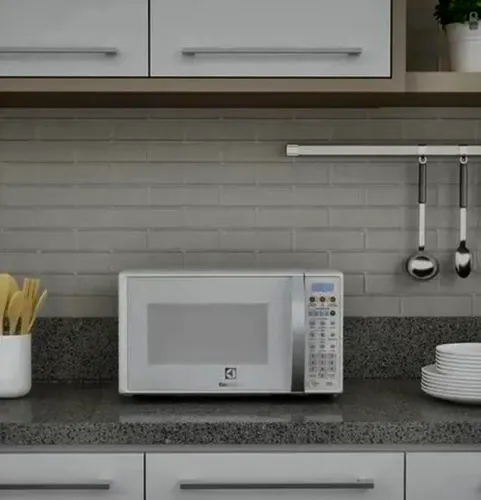 Micro-ondas Electrolux 20L Branco Com Função Tira Odor E Descongelar MTO30 127V (110V)