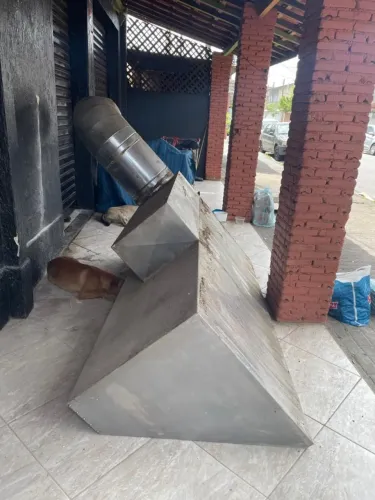 Coifa industrial inox com exaustão pronta para instalação