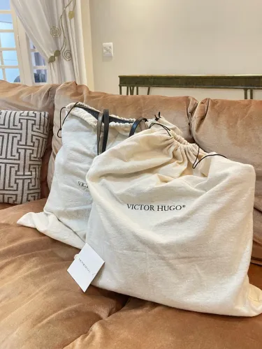 Duas Bolsas Victor Hugo Original 