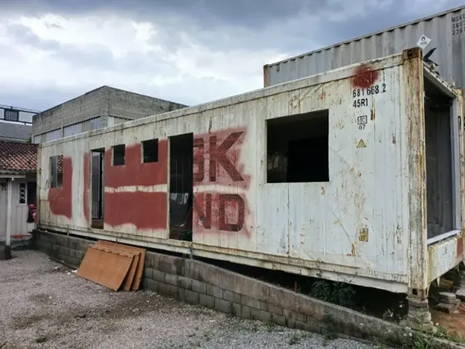 Container Reefer 40 Pés com Aberturas para Portas e Janelas | Kitnet