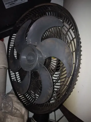 Ventilador grande 3 velocidade usado sem a capa da frente funcionando bem