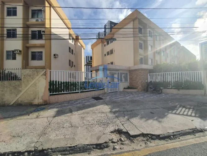 Avenida Deputado Sílvio Teixeira, 10