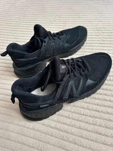Tênis New Balance original modelo 574 Black (tamanho 39)