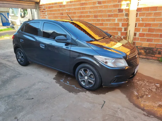 Chevrolet Onix JOY Hatch 1.0 8V Flex Mec. 4P 2017