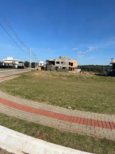 Terreno de esquina condomínio fechado Real Park