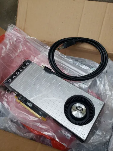 Placa de Vídeo RX 580 8GB ? Excelente Estado / Sem Uso